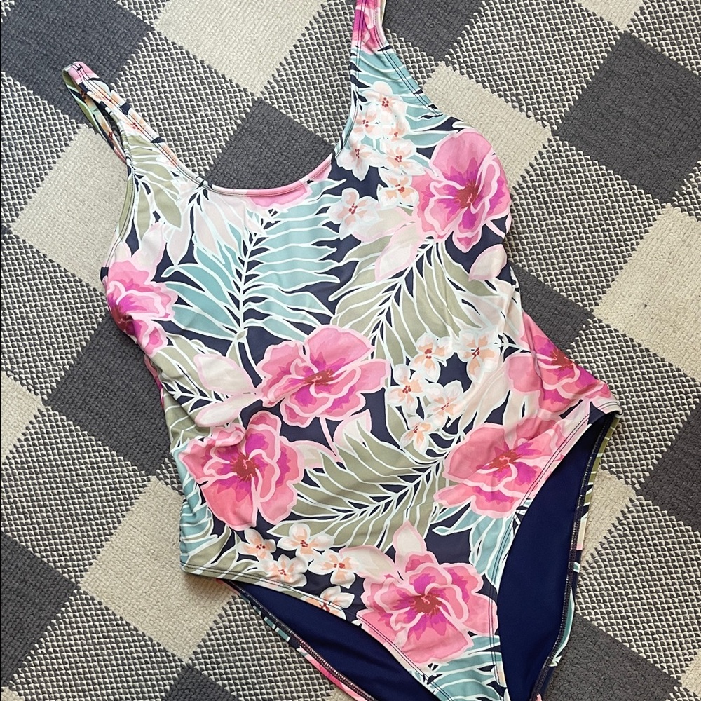 Hurley One Piece UPF 50 swimsuit L